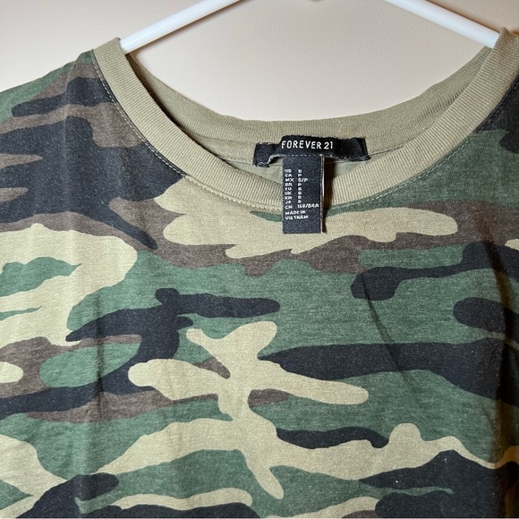 Green Camo T-shirt, Size S - Picture 6 of 6